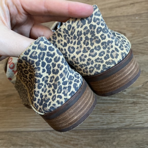 Lucky Brand Cahill Loafer Flat Leopard Women's 9.5 suede. Fold down heel Mule - Picture 4 of 9